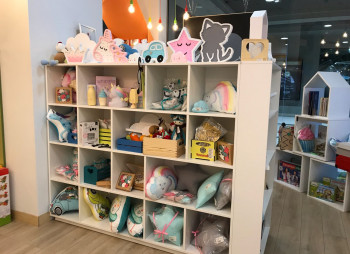 Сеть магазинов деревянных и развивающих игрушек Montessori shop